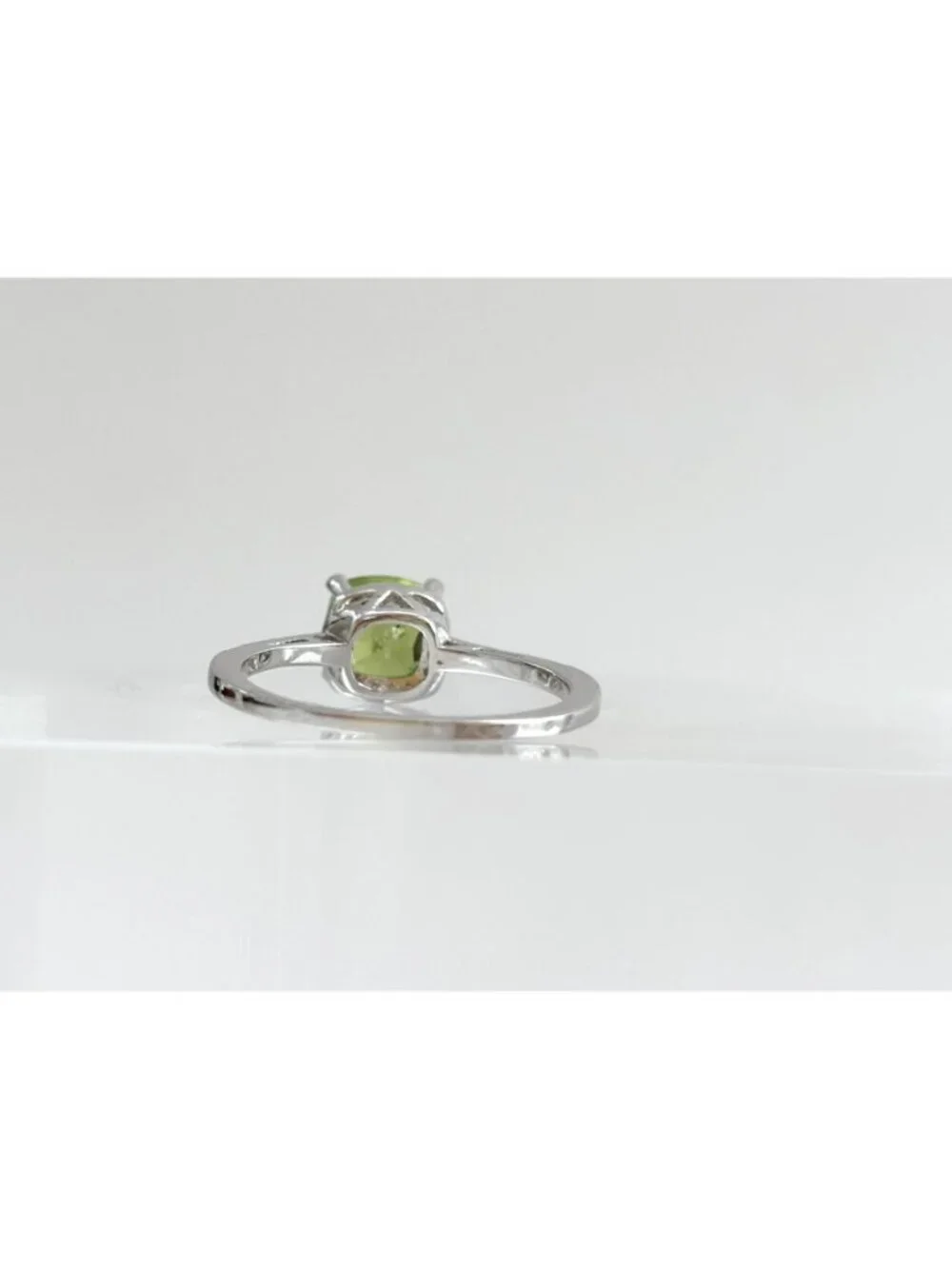 Peridot Cushion Cut Gemstone CZ Lined Sterling Silver 925 Vintage Ring - sz 7.75